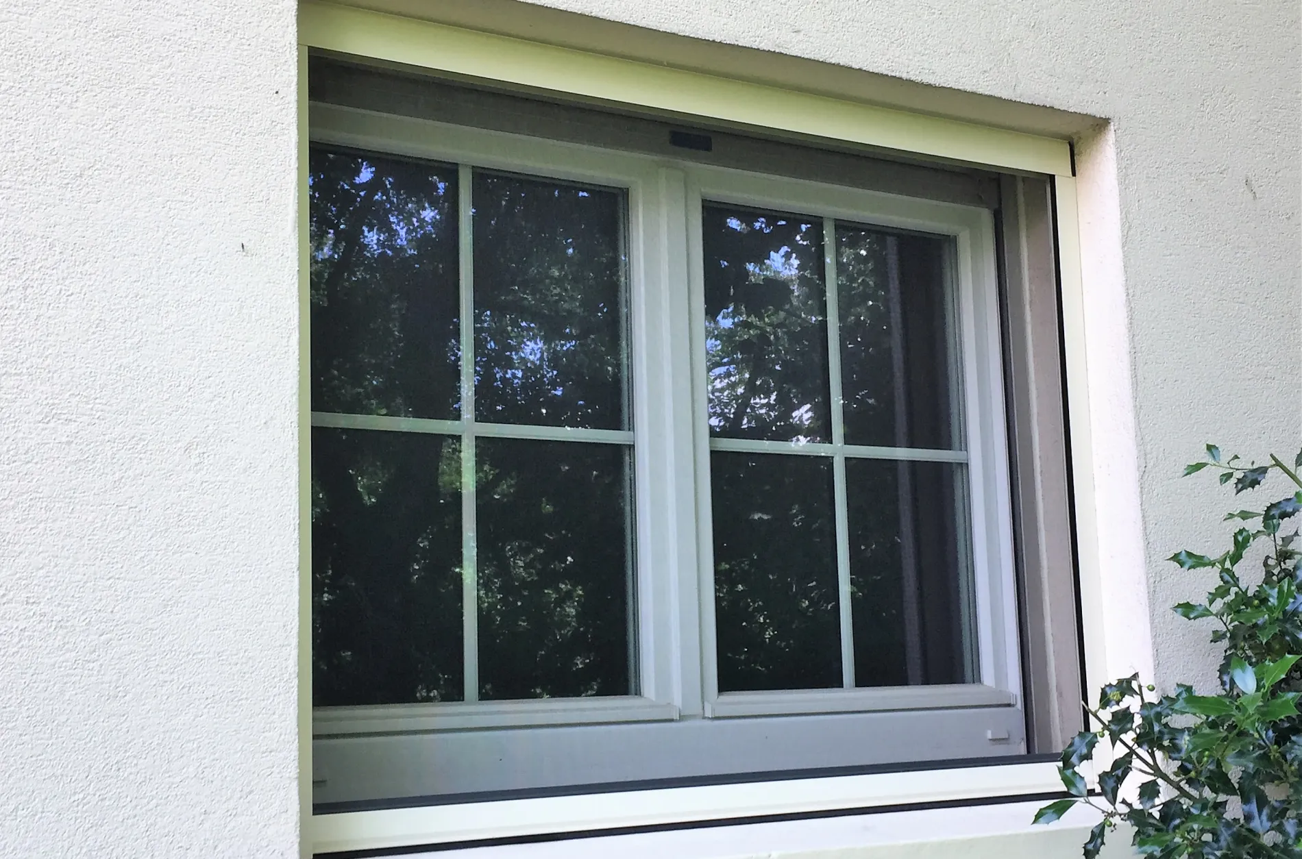 Moustiquaires plissée Moustiquaires enroulable Moustiquaires coulissante Moustiquaires pivotantes Moustiquaires amovibles Toile anti-pollen Toile invisible Moustiquaires intégrées au volet roulant