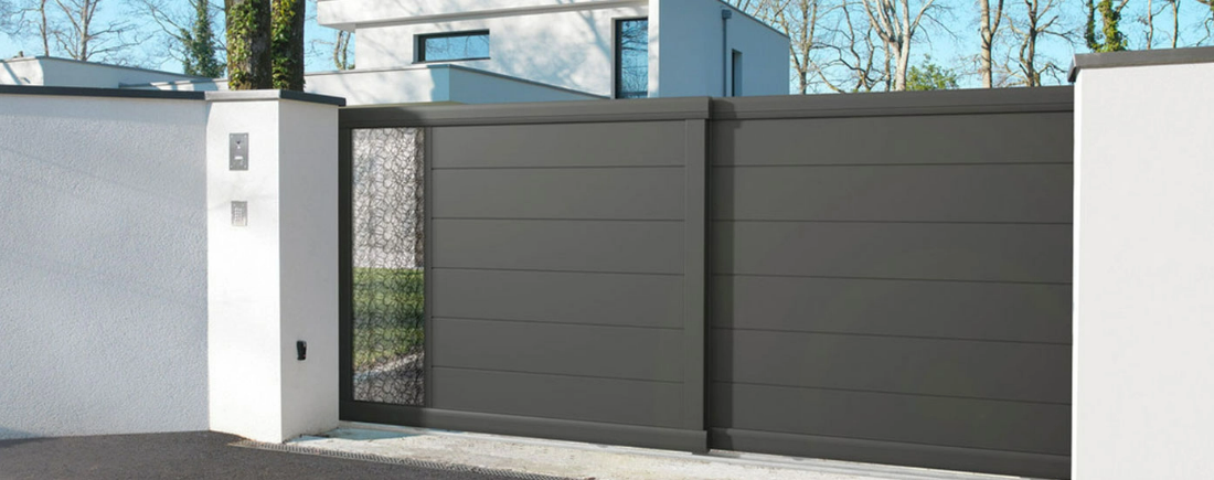 Portail Aluminium Portail Aluminium coulissant Portail Aluminium battant Portail Aluminium télescopique Portail Aluminium Antagoniste Portail Aluminium Autoportant Portail Aluminium avec portillon intégré Portillon assorti Portail Aluminium motorisé Portail Aluminium motorisation cachée Portail Aluminium sur mesure