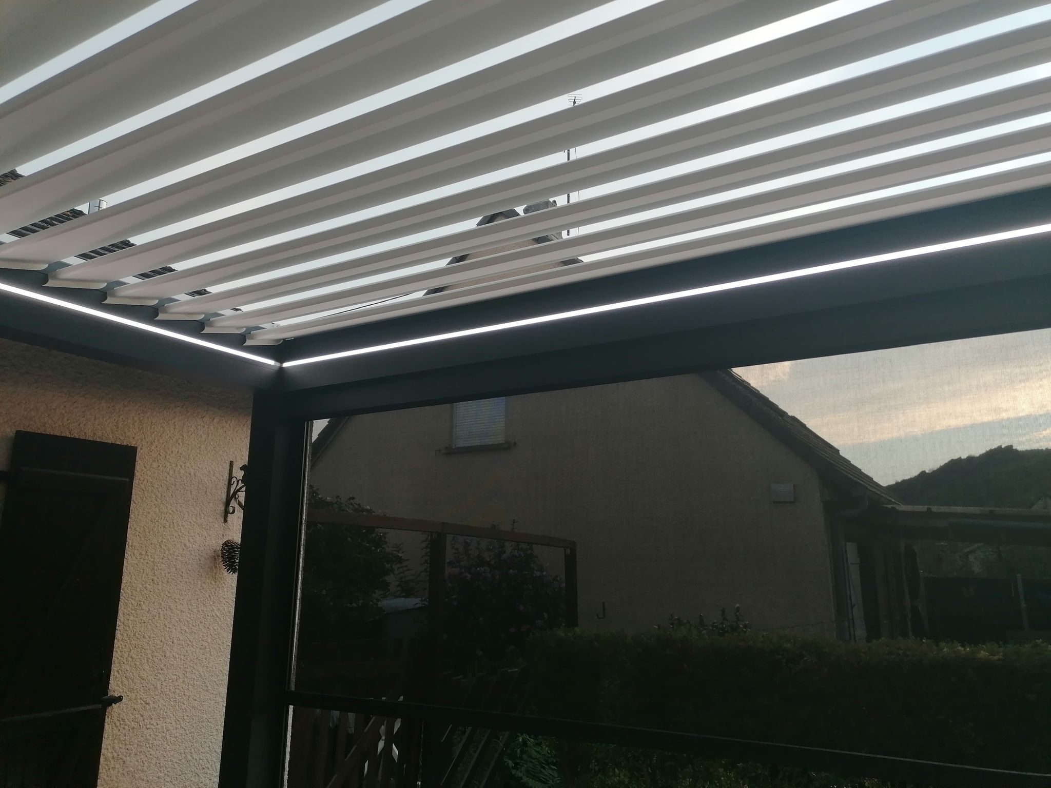 Lames et led pergola bioclimatique Pergola Pergola bioclimatique Pergola Aluminium Pergola adossée Pergola autoportée Pergola à lames orientables Pergola rétractable Pool House Pergola à toile rétractable Carport à Bogny-sur-Meuse dans les Ardennes (08)