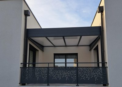Installation Pergola et gardes corps à Warcq (08) : Fermetures d&rsquo;un balcon