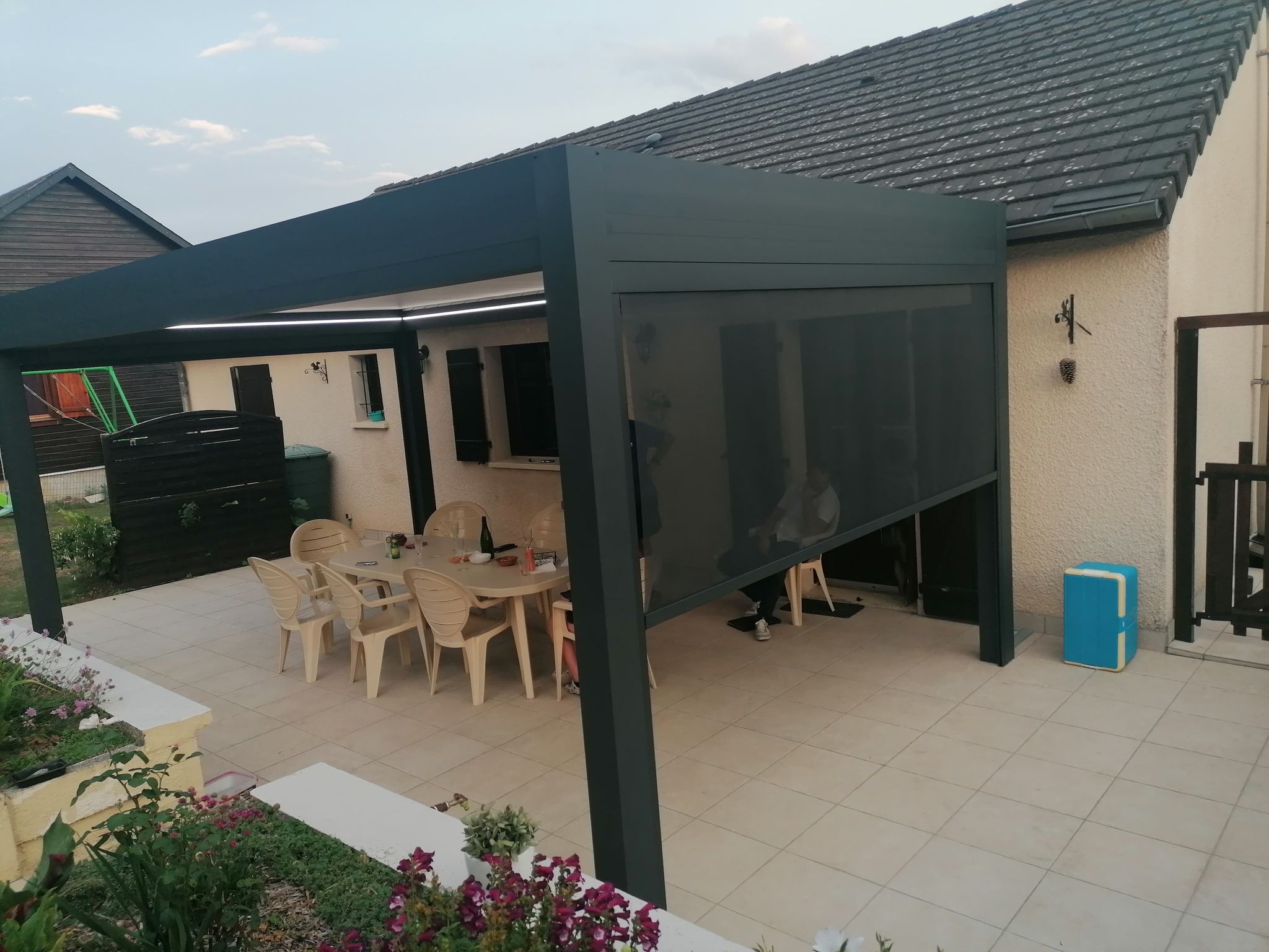 Pergola avec store vertical Pergola Pergola bioclimatique Pergola Aluminium Pergola adossée Pergola autoportée Pergola à lames orientables Pergola rétractable Pool House Pergola à toile rétractable Carport<br />
à Bogny-sur-Meuse dans les Ardennes (08)
