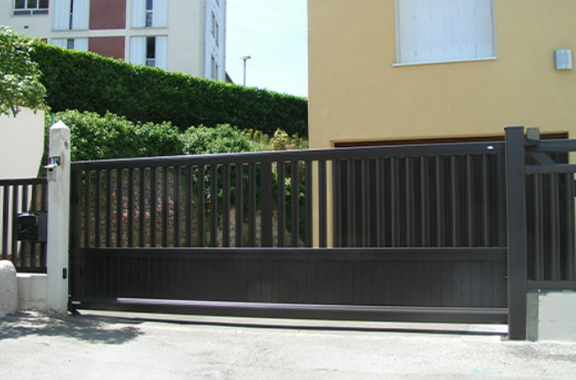 Portail Aluminium Portail Aluminium coulissant Portail Aluminium battant Portail Aluminium télescopique Portail Aluminium Antagoniste Portail Aluminium Autoportant Portail Aluminium avec portillon intégré Portillon assorti Portail Aluminium motorisé Portail Aluminium motorisation cachée Portail Aluminium sur mesure