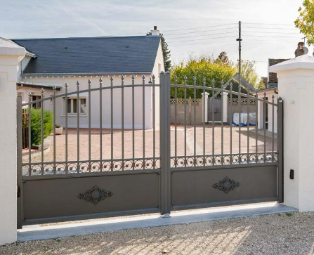 Portail Aluminium Portail Aluminium coulissant Portail Aluminium battant Portail Aluminium télescopique Portail Aluminium Antagoniste Portail Aluminium Autoportant Portail Aluminium avec portillon intégré Portillon assorti Portail Aluminium motorisé Portail Aluminium motorisation cachée Portail Aluminium sur mesure