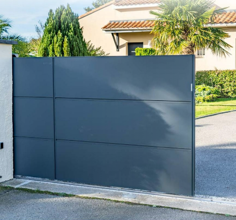 Portail Aluminium Portail Aluminium coulissant Portail Aluminium battant Portail Aluminium télescopique Portail Aluminium Antagoniste Portail Aluminium Autoportant Portail Aluminium avec portillon intégré Portillon assorti Portail Aluminium motorisé Portail Aluminium motorisation cachée Portail Aluminium sur mesure