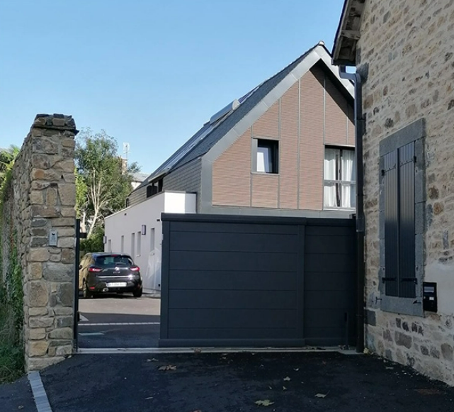 Portail Aluminium Portail Aluminium coulissant Portail Aluminium battant Portail Aluminium télescopique Portail Aluminium Antagoniste Portail Aluminium Autoportant Portail Aluminium avec portillon intégré Portillon assorti Portail Aluminium motorisé Portail Aluminium motorisation cachée Portail Aluminium sur mesure