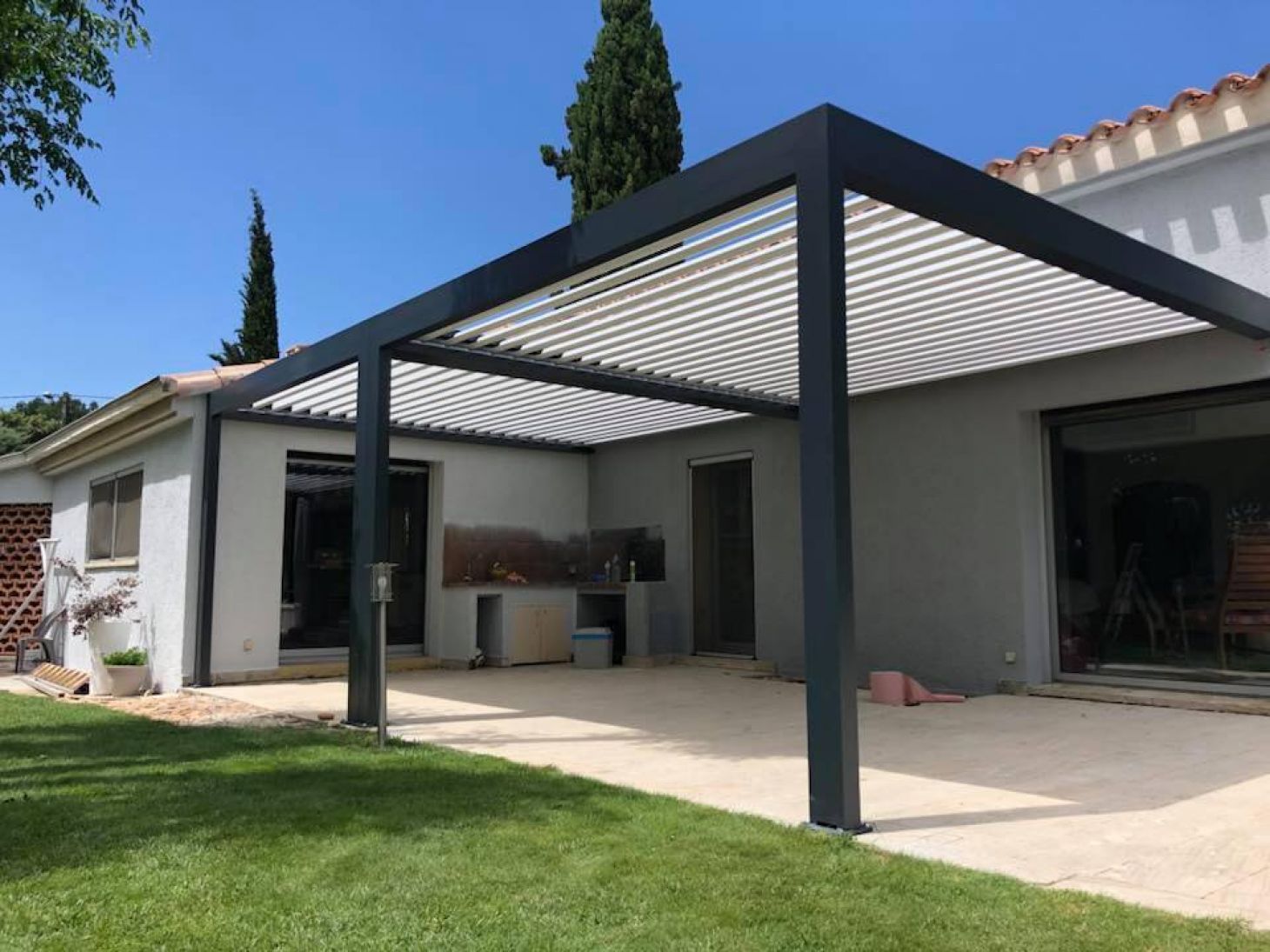 Pergola Pergola bioclimatique Pergola Aluminium Pergola adossée Pergola autoportée Pergola à lames orientables Pergola rétractable Pool House Pergola à toile rétractable Carport