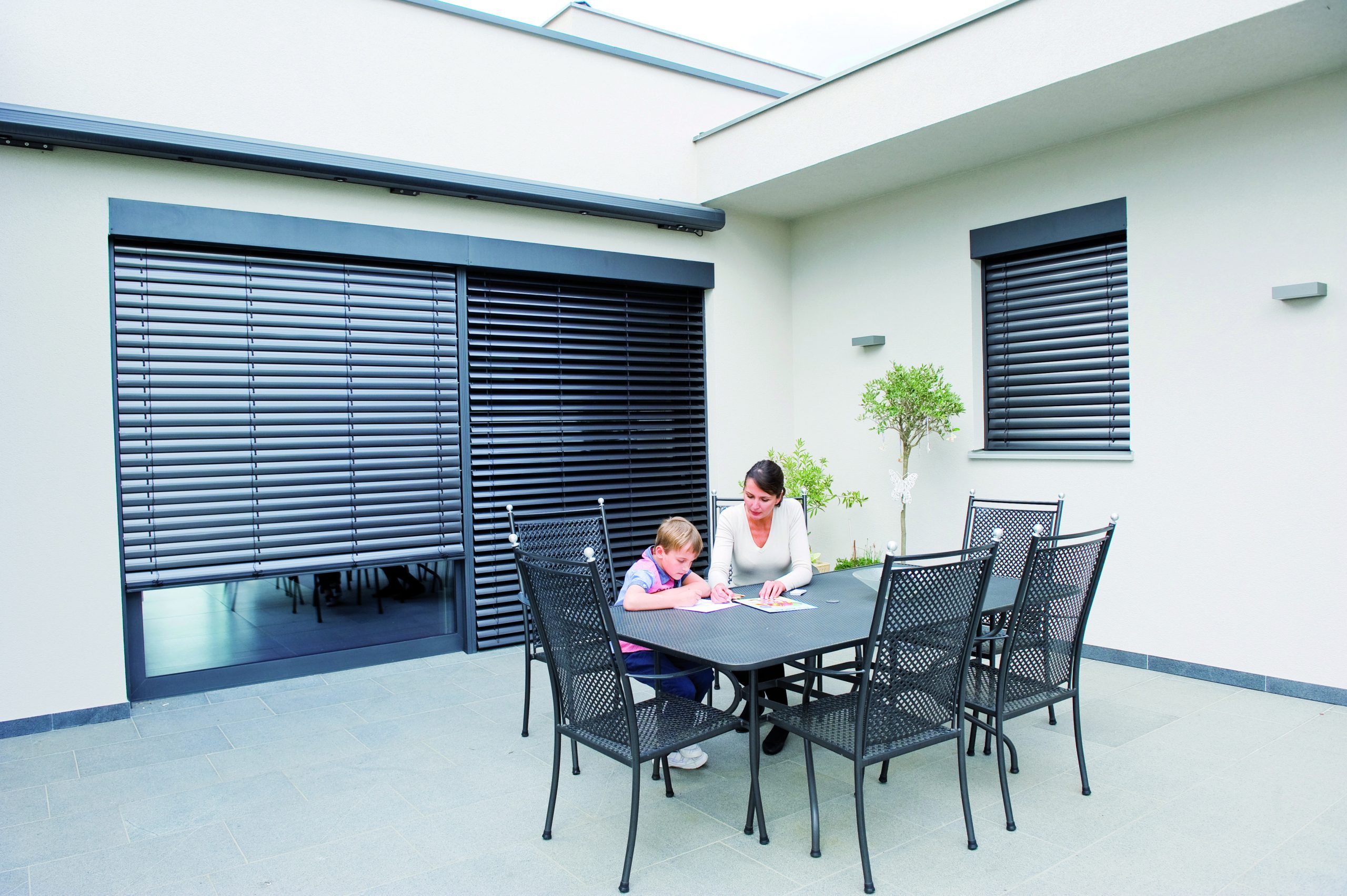 Brise soleil orientable BSO Brise soleil orientable sur mesure Brise soleil orientable vertical Brise soleil orientable extérieur Brise soleil en aluminium Brise soleil orientable intérieur Brise soleil 100% occultant Moteur BSO