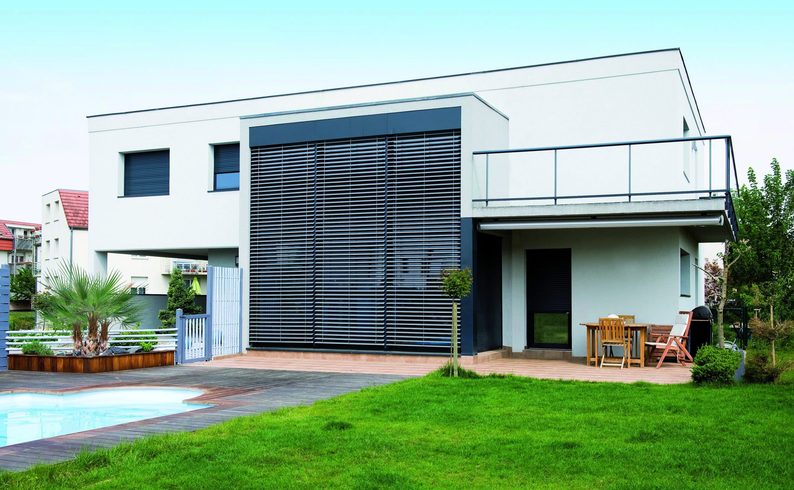 Brise soleil orientable BSO Brise soleil orientable sur mesure Brise soleil orientable vertical Brise soleil orientable extérieur Brise soleil en aluminium Brise soleil orientable intérieur Brise soleil 100% occultant Moteur BSO