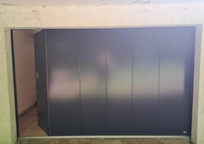 Installation d&rsquo;une porte de garage latérale à Nouzonville (08)